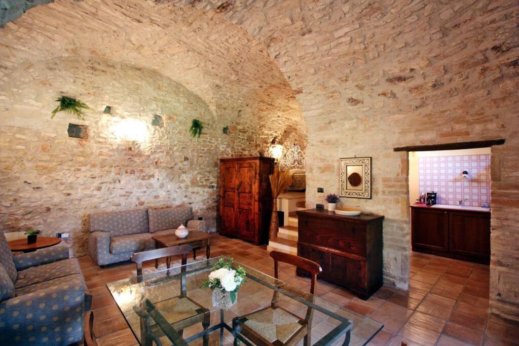All Stone Horse Stable Converted To Elegant Apartment - Baltimora Spolète Extérieur photo