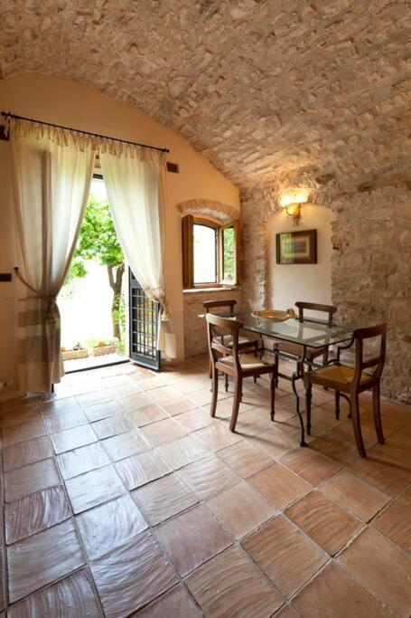 All Stone Horse Stable Converted To Elegant Apartment - Baltimora Spolète Extérieur photo